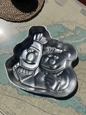 Vintage 1977 Muppets Bert & Ernie Wilton Cake Pan
